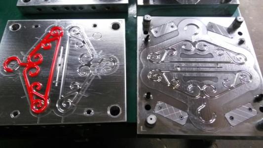 提高注塑模具塑件表麵質量和製品精度（dù）